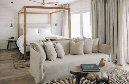 Eastern Malibu Hotel | The Surfrider Malibu