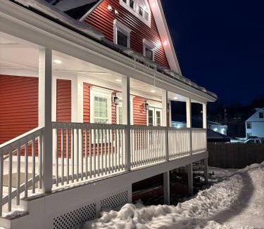 Ludlow Apartment | The Treehouse at 11 Gables - Center of Ludlow Village near Shopping and Restaurants