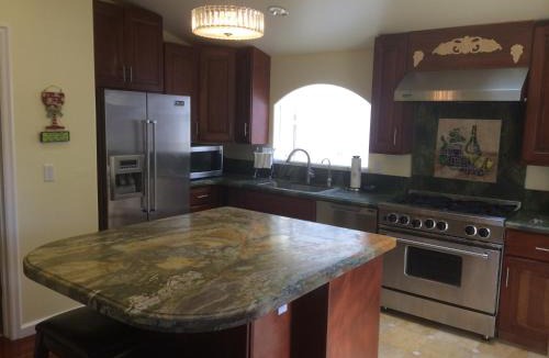 Northeast Carmel Hotel | The Vendange Carmel Inn & Suites