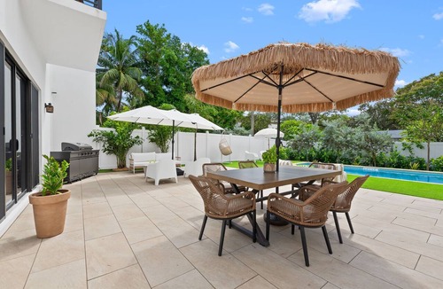Tarpon River Villa | The View@FTL pool & rooftop jacuzzi