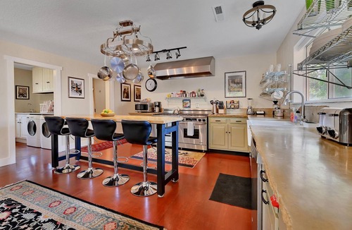 Murphys House | The Villa at Val du Vino Winery