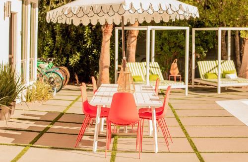 Tahquitz River Estates Hotel | The Wesley by AvantStay Mid-Century Modern Oasis with Pool