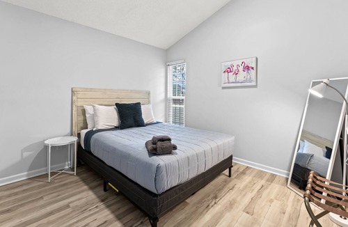 Sandalwood House | This house is a 3 bedroom(s), 2 bathrooms, located in JACKSONVILLE, FL.