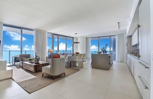 Hollywood South Central Beach Condo | Three Bedroom Paradise Above The Ocean