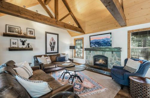 Talmont House | Timber Grove at Tahoe Park - Gorgeous 4BR Cabin - Tahoe Park HOA, Pets OK, Near Skiing