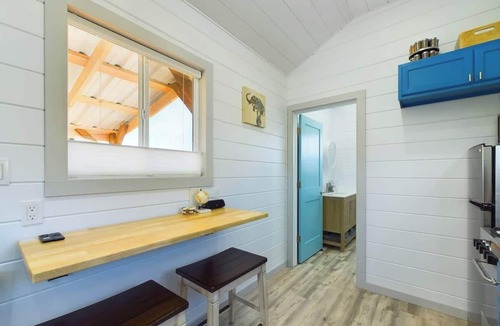 Rohnerville Apartment | Tiny Home Big yard Su