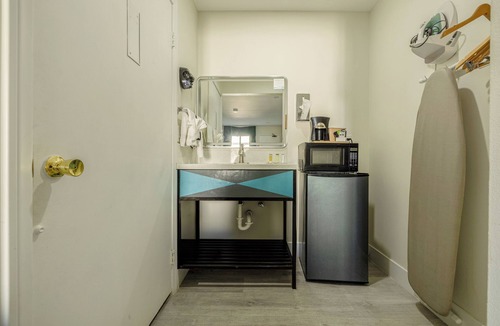 Barstow Hotel | Townhouse Barstow On Historic Route 66 CA I 15