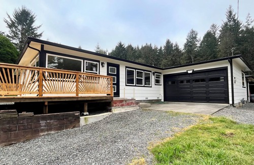 McKinleyville House | Tranquil 3-bedroom house in marvelous McKinleyville perfect for relaxing