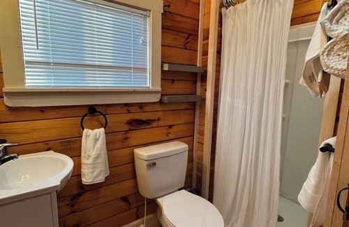 Bean Station Cabin | Tranquil Cabin In Charming Bean Station Tn on Cherokee Lake With Boat Ramp
