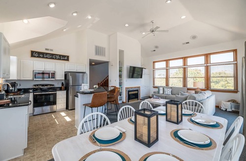Pine Island House | Tranquility - Pine Island, Lake View, Pets OK, Hot Tub, 2 Community Pools/Tennis/Playground
