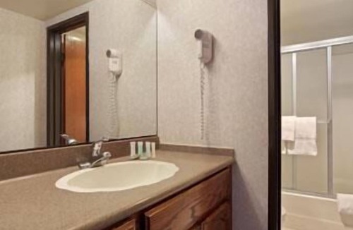 Sunset Beach Hotel | Travelodge by Wyndham Ocean Front