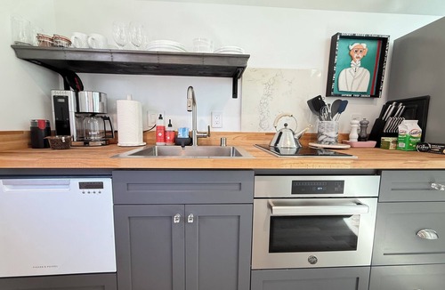 Napa Apartment | Treetop Studio Downtown Napa❤️ Modern Remodel of Vintage Home 🏡 GORGEOUS 🍷