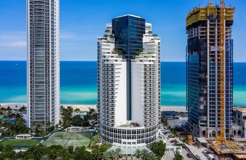 Sunny Isles Beach Apartment | TRUMP Beach Resort - Stunning Beach Front