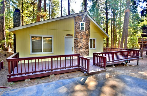 Twain Harte Cabin | Twain Harte Vacation Rentals - Lake Member, Free WIFI, HD TV, Walk To Town/Lake