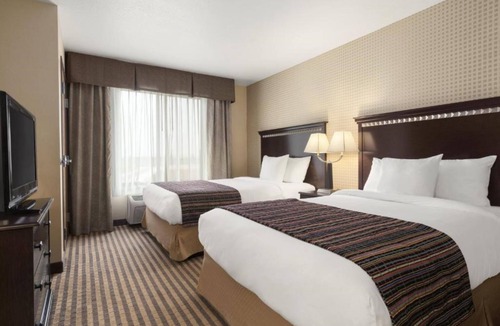 Dixon Hotel | University Hotel - Davis Area by IHG