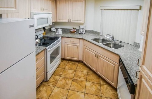 Palm Desert Condo | Unwind *3 Pools/11 Hot tubs * 2/2 w/Kitchen for 6!