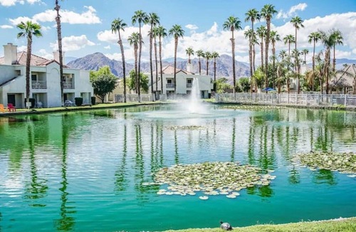 Palm Desert Condo | Unwind *3 Pools/11 Hot tubs * 2/2 w/Kitchen for 6!