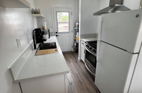 New Cuyama Apartment | Updated 1BR w/Kitchen, Fast WiFi + Highway Access Near Carrizo Plain