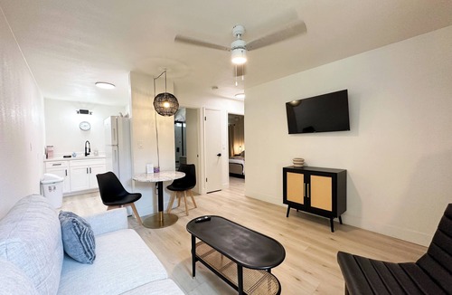 Salida Apartment | Updated 2-bedroom Apartment close to Hospitals. Located 1 mile from HWY 99.
