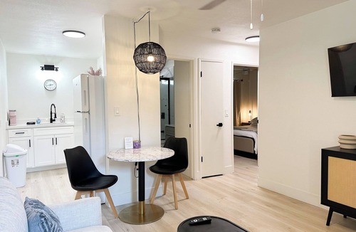 Salida Apartment | Updated 2-bedroom Apartment close to Hospitals. Located 1 mile from HWY 99.