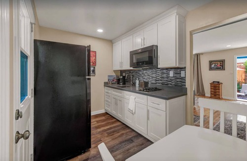 Santa Rosa Apartment | Upgraded Vintage Studio near downtown SR