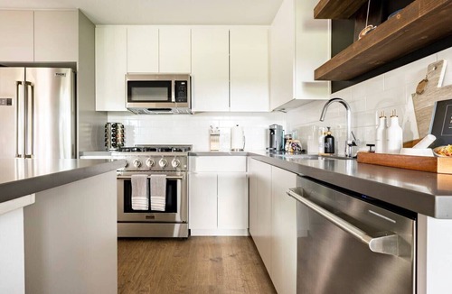 Sharon Heights Apartment | Upscale Menlo Park near Stanford, Sand Hill, Palo Alto