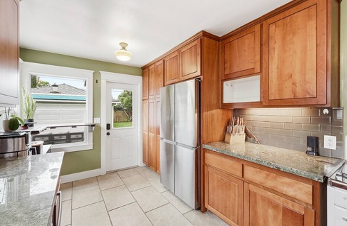 Old Towne House | Upscale Remodeled 3BR Home Near Disneyland & Old Towne Orange Quiet Luxury Stay