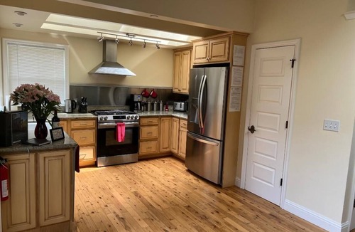 Guerneville House | Upscale Riverfront Magnificent Views & Hot Tub In Sonoma County Wine Country