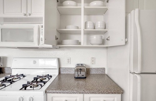 South San Jose Apartment | Upscale San Jose 1BR w/Gym, Pool & W/D, near WF & Costco, by Blueground