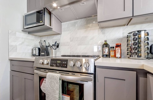 Daly City House | Upscale stylish entire 4B2B house with amazing views