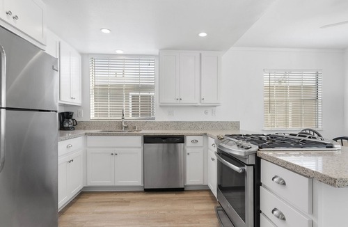 West Newport Condo | Upstairs Beachside Getaway with A/C, Rooftop Deck and Balcony - Panoramic Views!