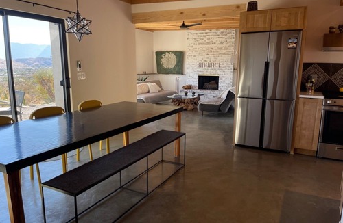 Morongo Valley House | Verdin's Nest - Romantic Retreat W/Hot Tub Under The Stars! 1 Bedroom Home by RedAwning