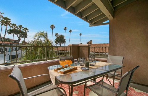 San Clemente Condo | Very Close Walk to Pier and Beach Access