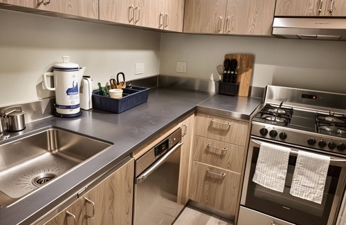 Pico-Union Hotel | Vibrant 3BR Apart-Hotel Spacious Comfort in Central Los Angeles