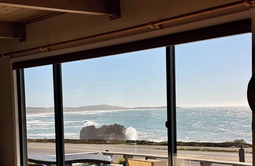 Bodega Bay House | Views from Bodega Head to Jenner! Luxurious Beds. Fireplace. Hot Tub. Dogs yes!