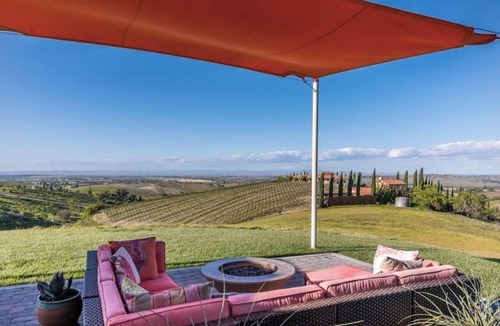 Templeton House | Villa de Lucca - A Vineyard Estate