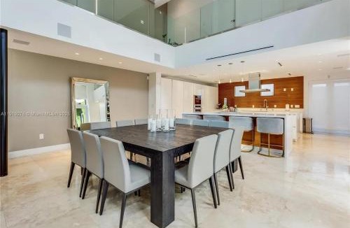 Northeast Coconut Grove Villa | Villa Roxi, Chic 5BR Hideaway with Pool in Coconut Grove