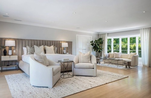 The Flats Villa | VILLA SIENA ~ BEVERLY HILLS ~ Privately gated, Pool & Spa ~ Family vacation