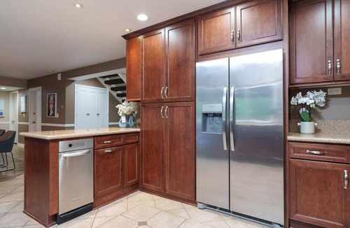 Valencia House | Villa Style House in Santa Clarita