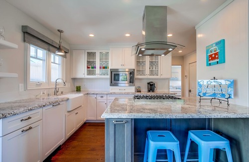 Village of La Jolla House | Village Life -Walk to shops, restaurants and the beach.