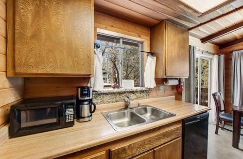 North Broadway Cabin | Vista Sugarloaf #329
