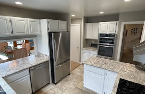 Northwest Carmel House | Walk to beach & town! 4 bdrm sleeps 7, private yard, firepits, deck w/ocean view