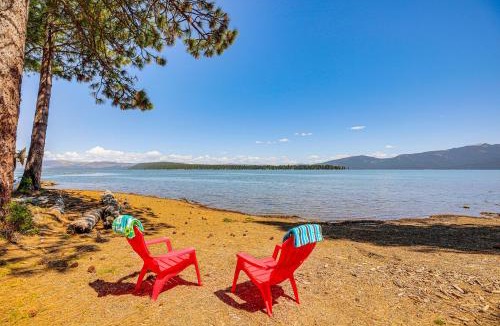 Prattville House | Walk to Lake Almanor Prattville Cabin with 2 Decks!