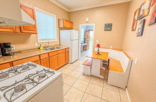 Bankers Hill House | Walk to Little Italy! Modern 3BR/2BA Gem