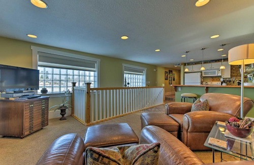 Logan Apartment | Walkable Downtown Logan Apartment w/Rooftop Deck