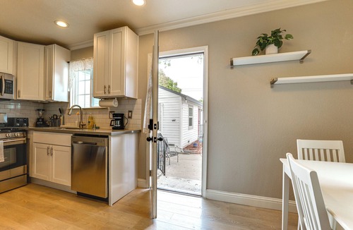 Southeastern Sacramento Cottage | Walkable Location! Sacramento Home w/Patio
