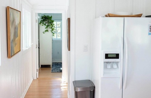 Montecito Apartment | Walkable to Butterfly Beach Upper Cottage