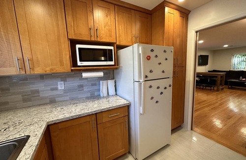 Linfield Oaks Apartment | warm and sweet apartment