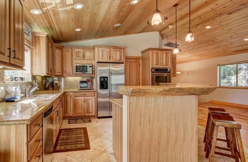 Country Club Estates House | Washoe Wanderlust -Game Rm w Pool Table & Foosball