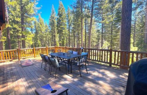 Country Club Estates House | Washoe Wanderlust - Game Rm w Pool Table - Foosball